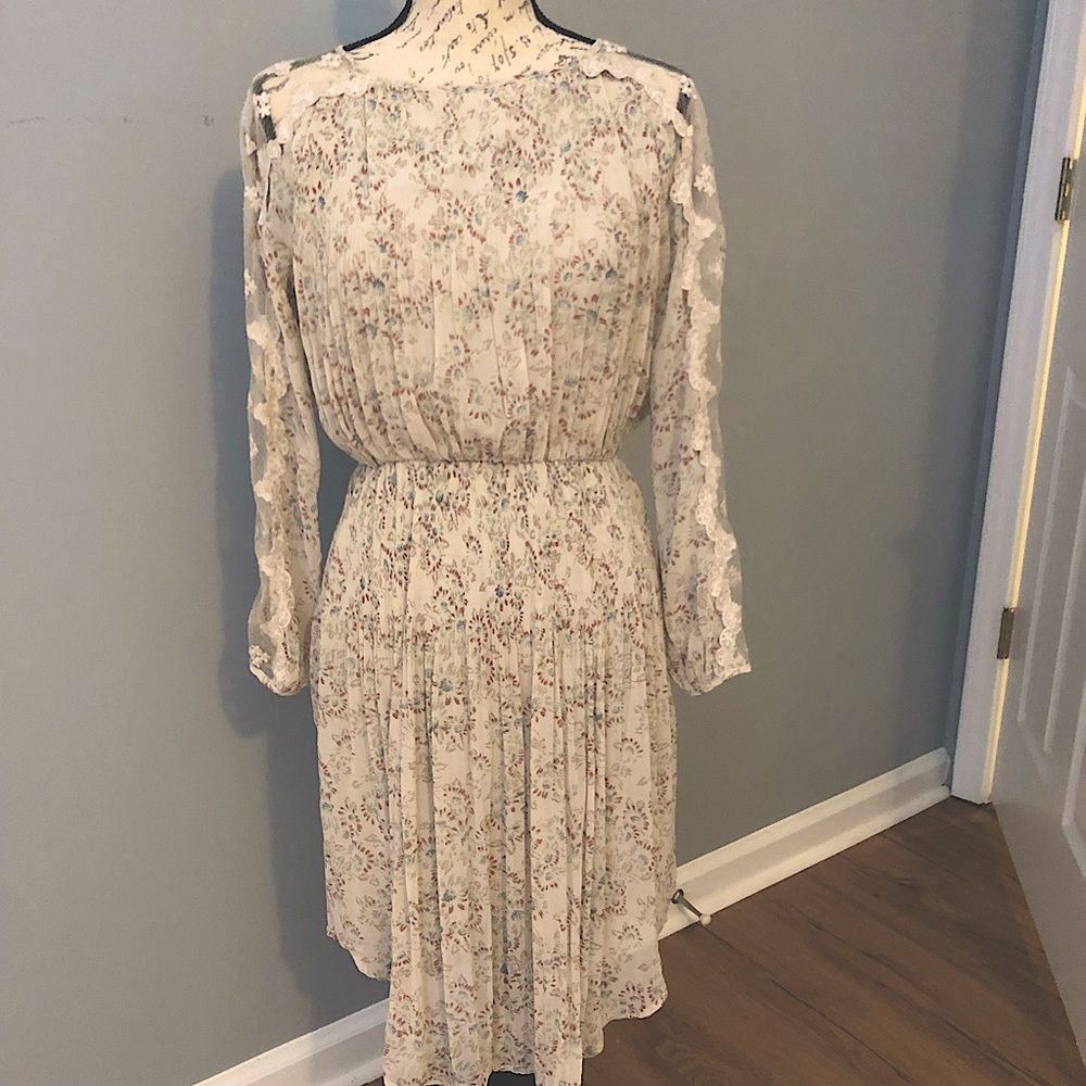 Free people XS dress with lace sleeves